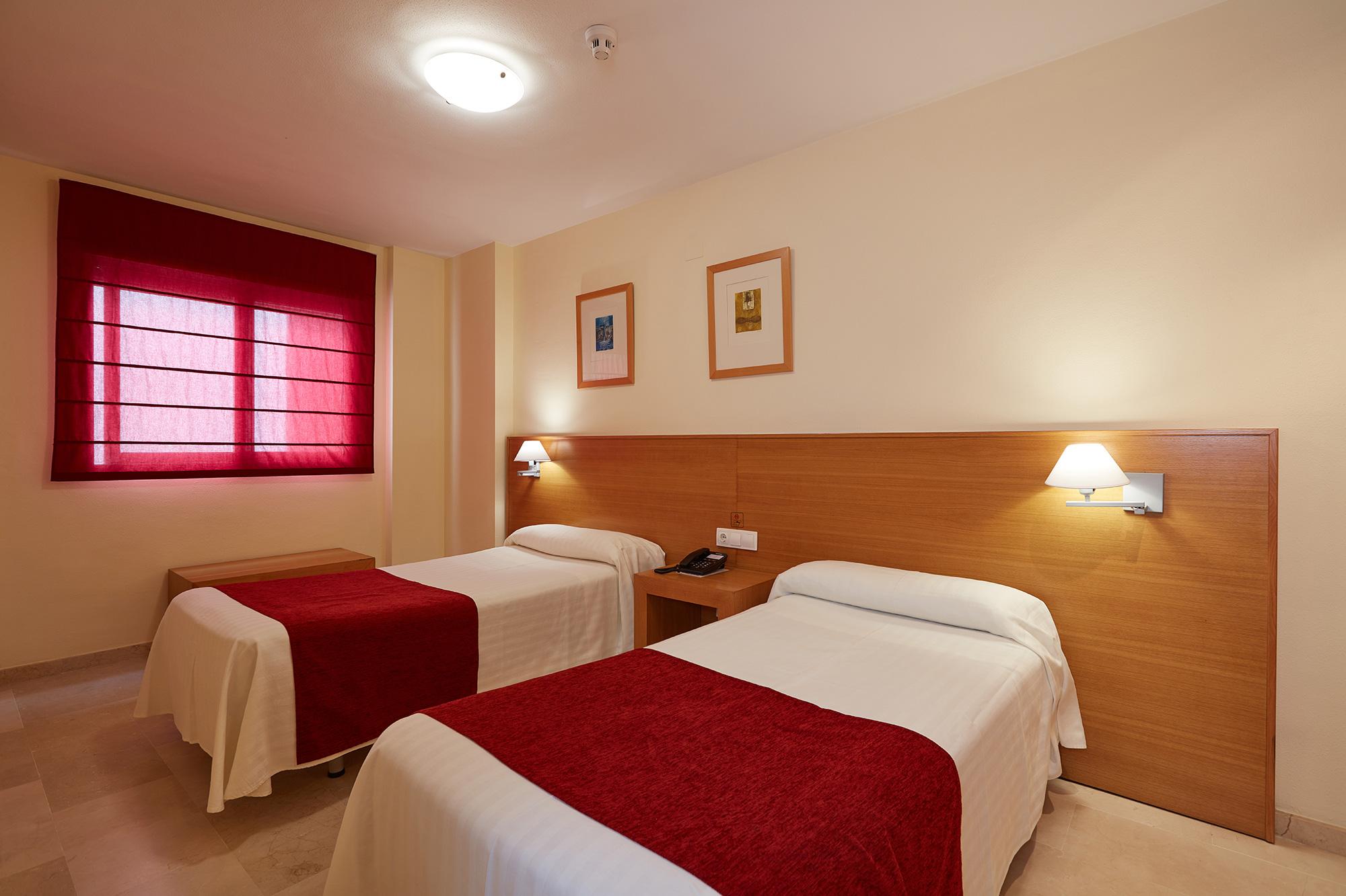 Aparthotel Milord'S Suites Бенидорм Екстериор снимка