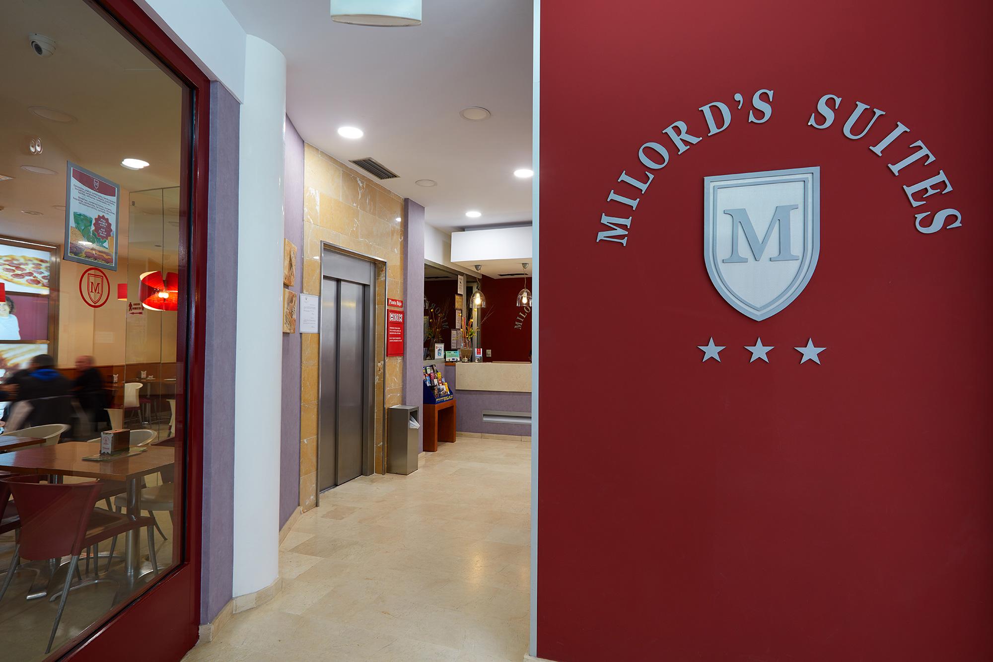 Aparthotel Milord'S Suites Бенидорм Екстериор снимка