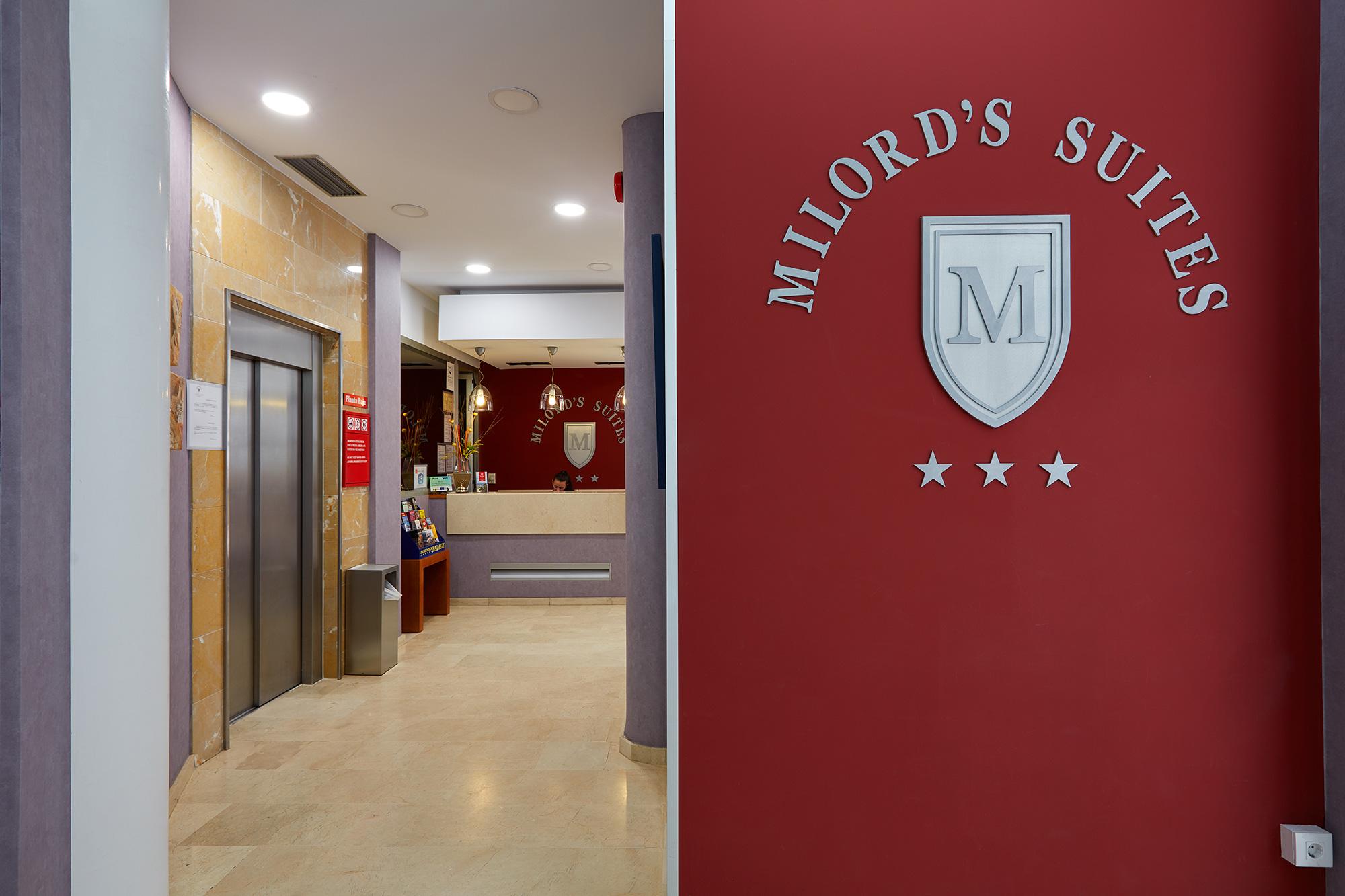 Aparthotel Milord'S Suites Бенидорм Екстериор снимка