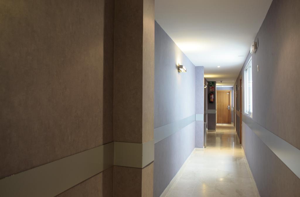 Aparthotel Milord'S Suites Бенидорм Екстериор снимка
