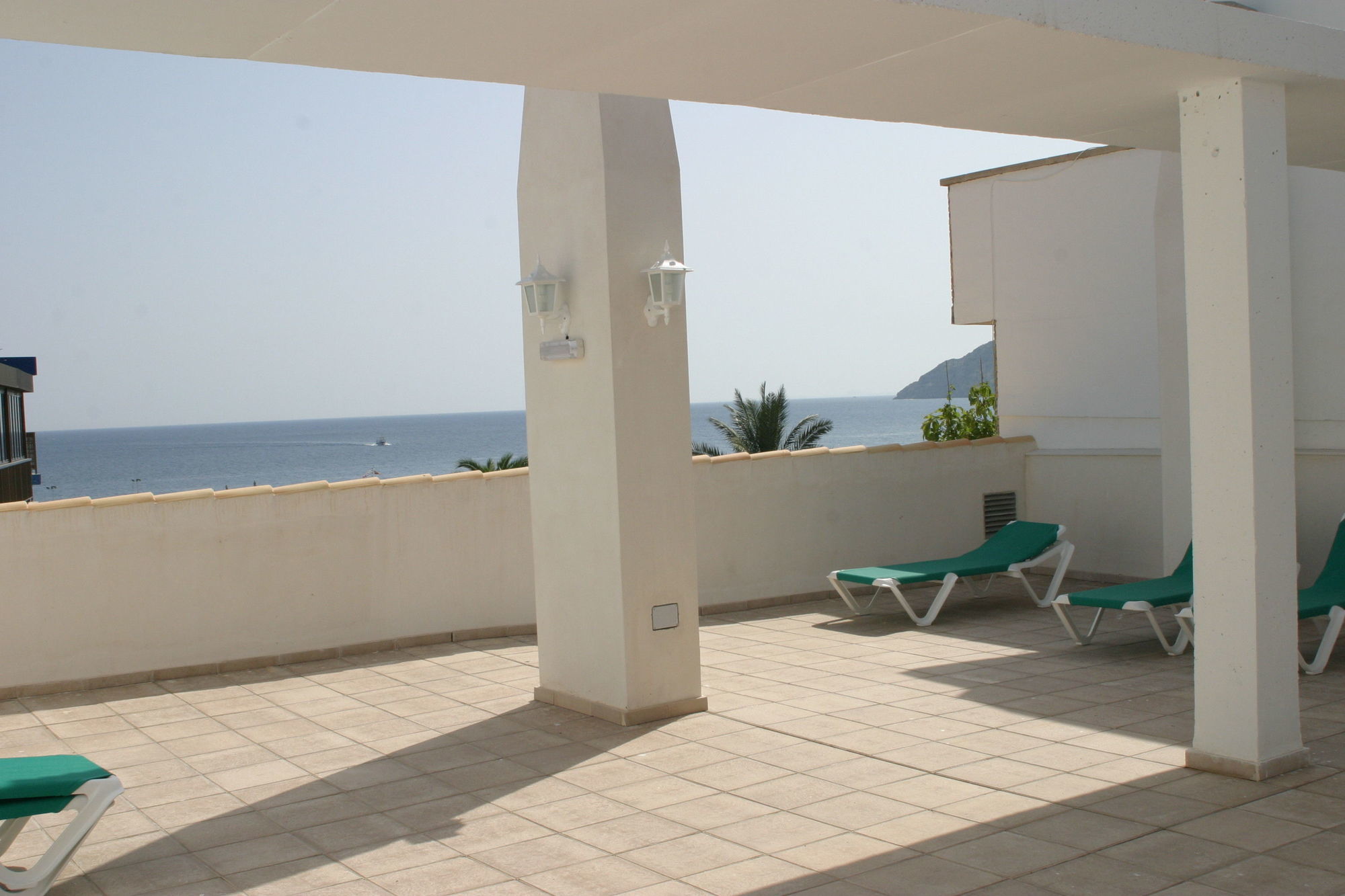 Aparthotel Milord'S Suites Бенидорм Екстериор снимка