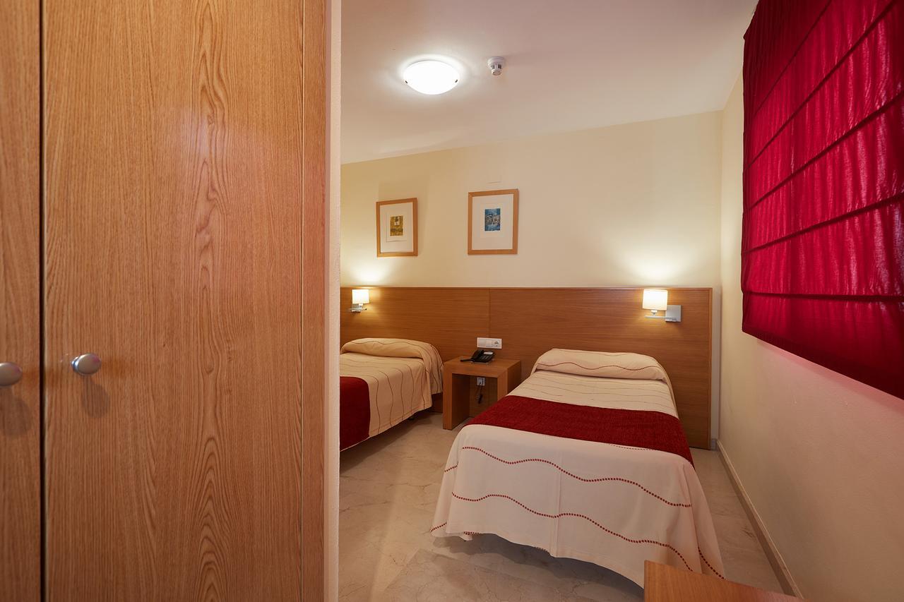 Aparthotel Milord'S Suites Бенидорм Екстериор снимка